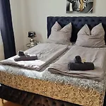 Gaestehaus Zum Grafen Πανσιόν *